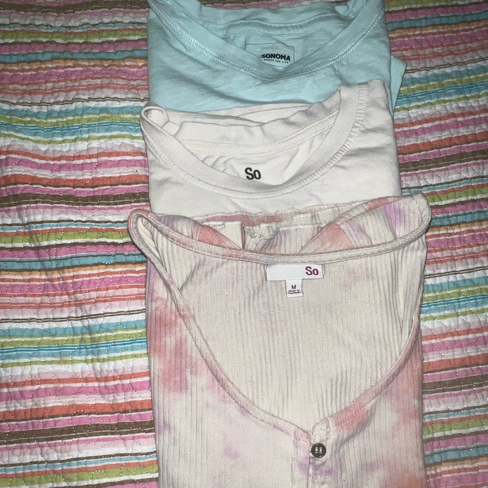 So shirt/tops bundle sz S-M